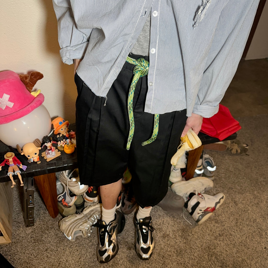 center pleat short